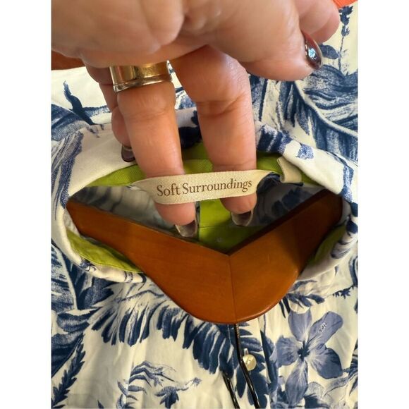 Soft Surroundings Blue & White Fern Print Button Down Shirt sz M EUC - Picture 8 of 10